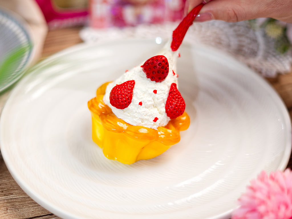 Strawberry Ice-Cream Egg Tart