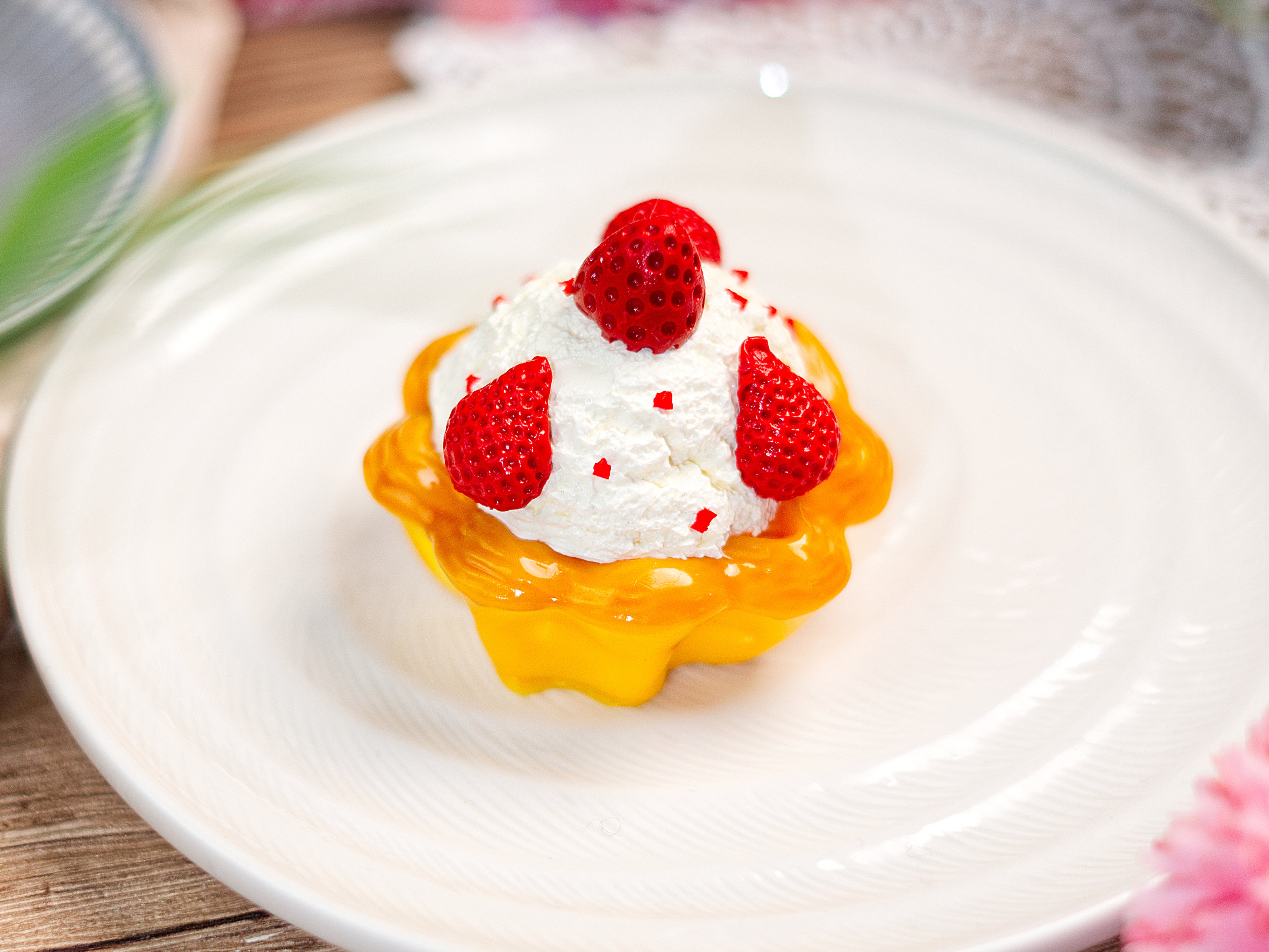 Strawberry Ice-Cream Egg Tart
